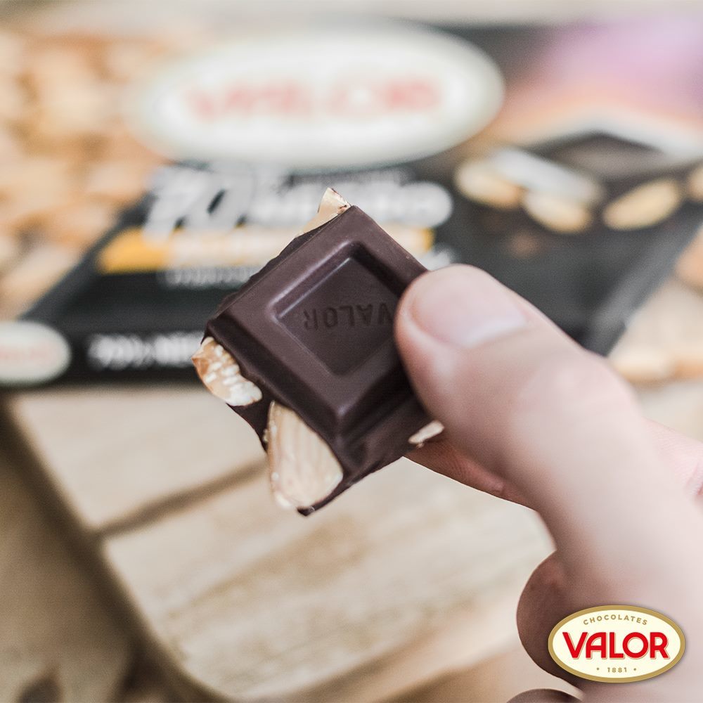 ▷ Chocolate Valor 70% con Almendras, Comprar